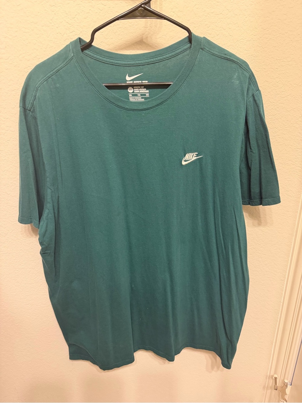 Nike Men’s Teal Short-Sleeve Crewneck T-Shirt